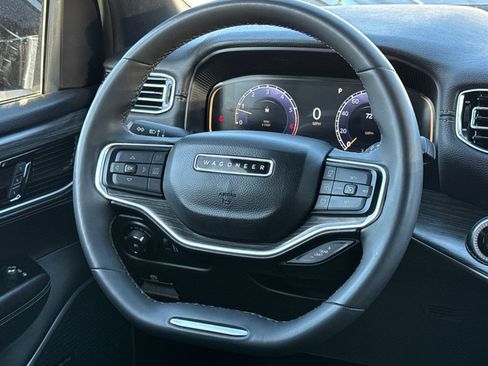 Used 2024 Jeep Wagoneer L Series II RWD image 26