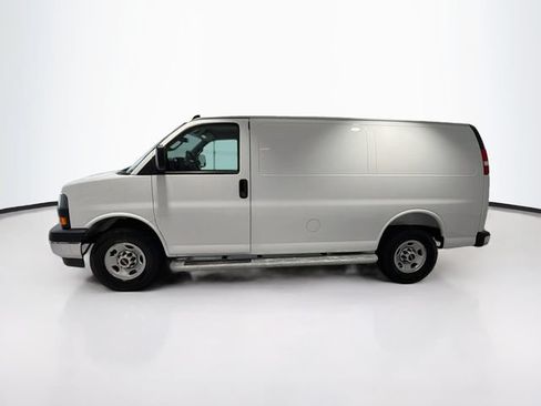 Used 2025 GMC Savana 2500 w/ Driver Convenience Package RWD image 4