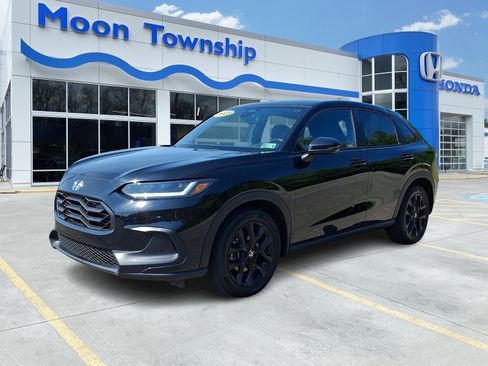 Used 2023 Honda HR-V Sport image 3