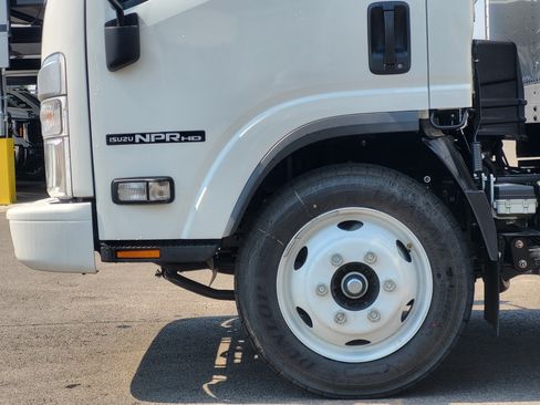 New 2026 Isuzu NPR RWD image 9