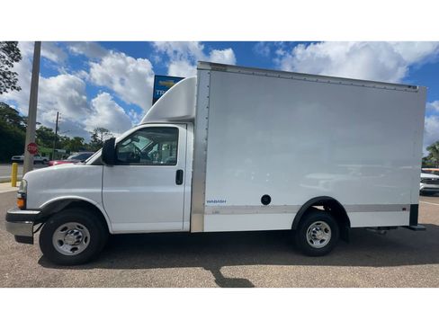 New 2025 Chevrolet Express 3500 Work Van w/ Power Convenience Package image 6