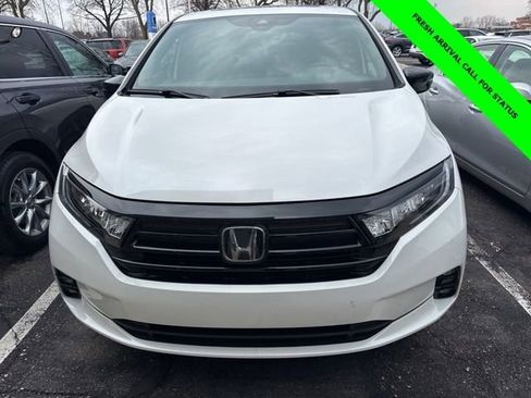 Used 2023 Honda Odyssey Sport image 2