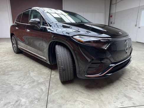 Used 2023 Mercedes-Benz EQS 580 4MATIC SUV image 7