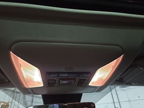 Used 2021 Toyota RAV4 XLE w/ Convenience Package FWD image 21