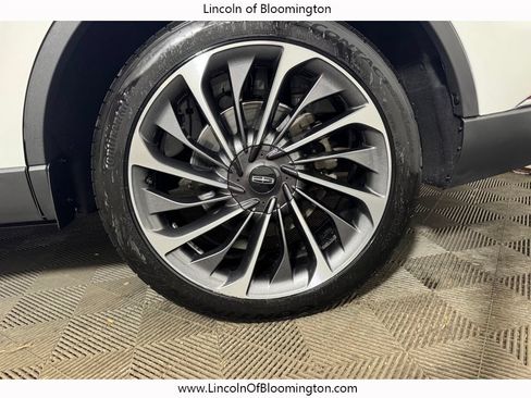 Used 2025 Lincoln Aviator Reserve w/ Equipment Group 201A AWD/4WD image 21