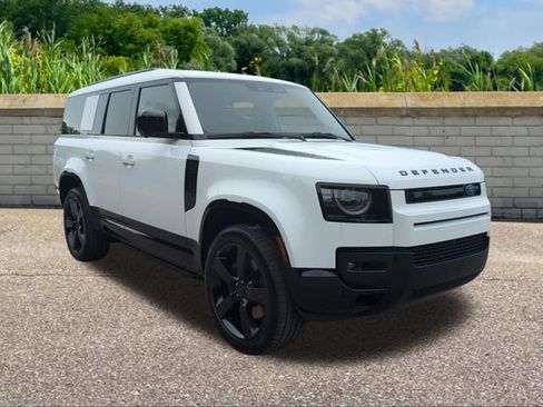 New 2026 Land Rover Defender 130 X-Dynamic SE AWD/4WD image 3