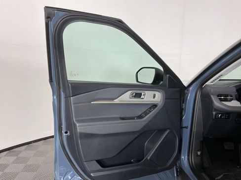 Used 2026 Ford Explorer Active AWD/4WD image 12