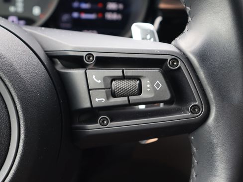 Used 2022 Porsche Macan AWD/4WD image 18