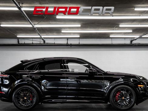 Used 2025 Porsche Cayenne GTS image 6