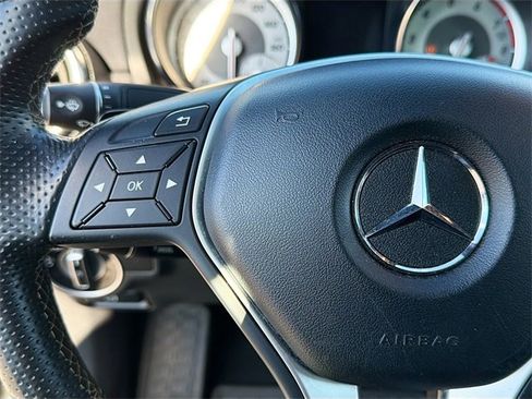 Used 2014 Mercedes-Benz CLA 250 4MATIC image 32