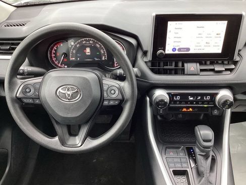Used 2025 Toyota RAV4 XLE AWD/4WD image 21