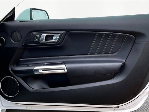 Used 2022 Ford Mustang Premium image 19