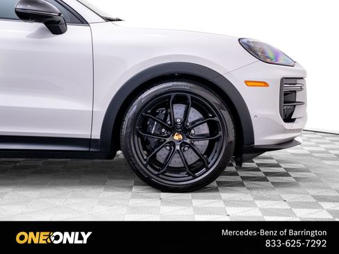 Used 2024 Porsche Cayenne Turbo GT AWD/4WD image 35