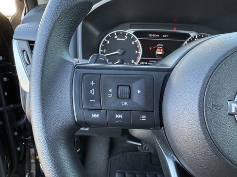 Used 2024 Nissan Rogue SV image 25