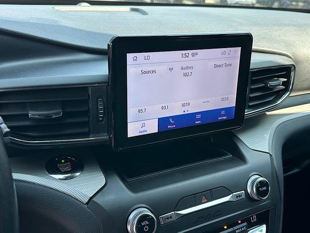 Used 2020 Ford Explorer XLT w/ Equipment Group 202A AWD/4WD image 25