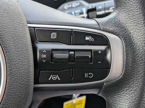 Used 2025 Kia Sportage LX FWD image 23