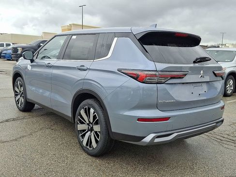 New 2026 Mitsubishi Outlander SE image 3