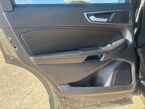 Used 2022 Ford Edge SE image 14