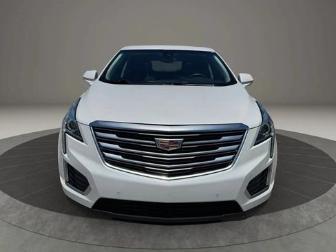 Used 2018 Cadillac XT5 Luxury w/ Driver Awareness Package FWD image 3
