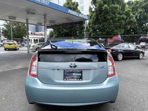 Used 2015 Toyota Prius Two FWD image 11