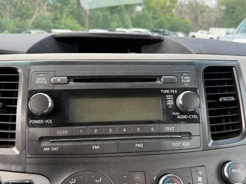 Used 2011 Toyota Sienna FWD image 21