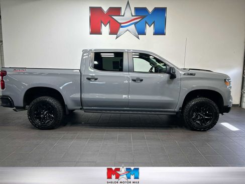 Used 2024 Chevrolet Silverado 1500 Custom Trail Boss w/ LPO, Dark Essentials Package image 1