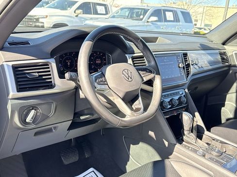 Used 2022 Volkswagen Atlas Cross Sport SE image 10