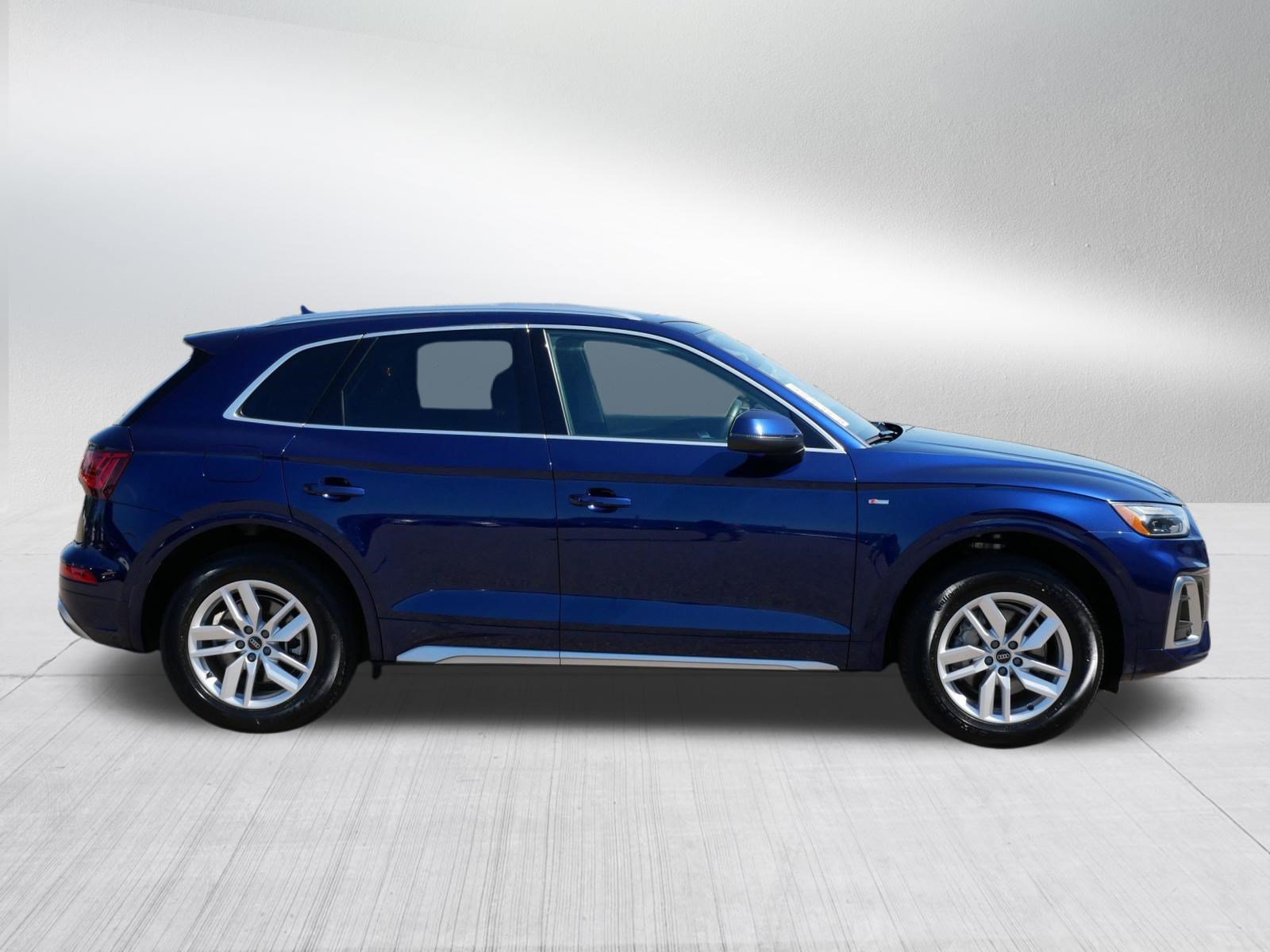 Used 2023 Audi Q5 2.0T Premium w/ Convenience Package AWD/4WD image 8
