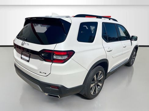 Used 2023 Honda Pilot Elite image 7
