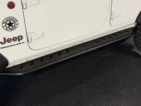 Used 2024 Jeep Wrangler Unlimited Rubicon w/ Convenience Group image 8