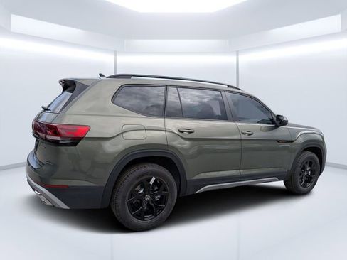 New 2026 Volkswagen Atlas Peak Edition image 3