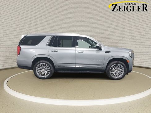 Used 2024 GMC Yukon SLT w/ Max Trailering Package image 4