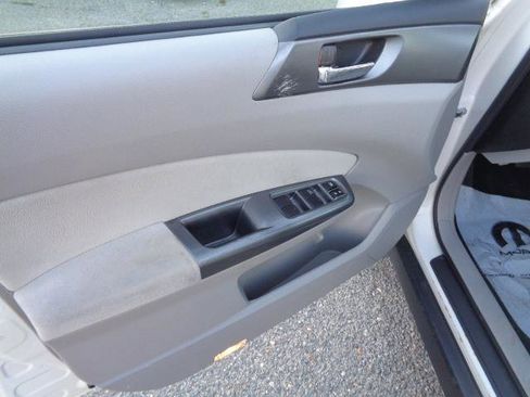 Used 2013 Subaru Forester 2.5X Limited image 20