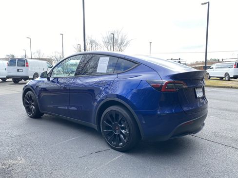 Used 2022 Tesla Model Y Long Range image 7