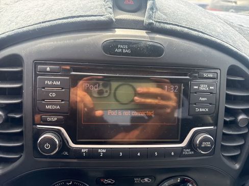 Used 2015 Nissan Juke S image 18