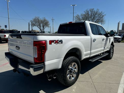 Used 2017 Ford F350 Lariat w/ Chrome Package image 3