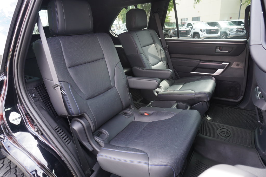 Used 2023 Toyota Sequoia Platinum AWD/4WD image 9