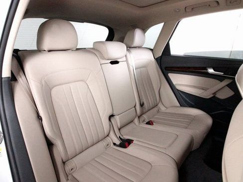 Used 2019 Audi Q5 2.0T Premium Plus image 23