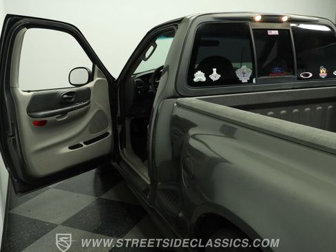 Used 2003 Ford F150 Lightning RWD image 33