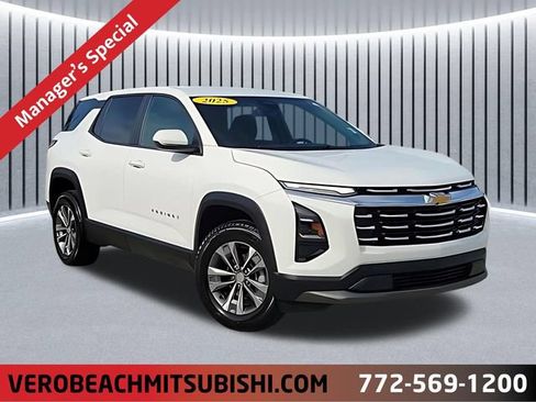 Used 2025 Chevrolet Equinox LT AWD/4WD image 1