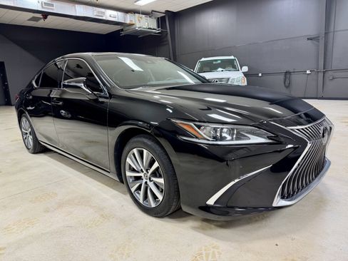 Used 2019 Lexus ES 350 Ultra Luxury w/ Premium Package image 6