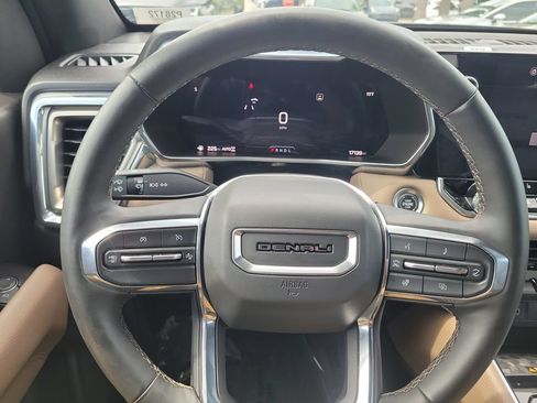 Used 2024 GMC Canyon Denali w/ LPO, Denali Black Edition AWD/4WD image 9