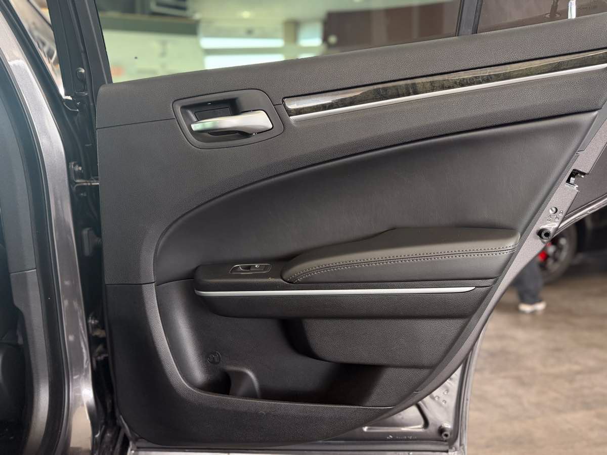 Used 2023 Chrysler 300 Touring L w/ Safetytec Plus Group RWD image 33