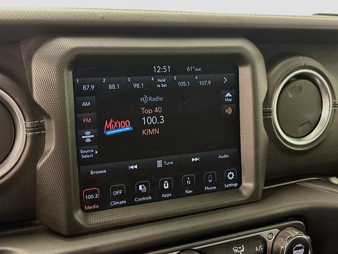 Used 2020 Jeep Wrangler Unlimited Sahara AWD/4WD image 21