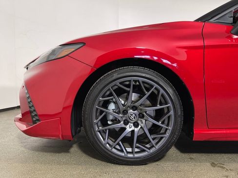 Certified 2025 Toyota Camry Hybrid image 11