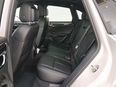 Used 2026 Porsche Macan AWD/4WD image 31