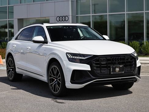 Used 2023 Audi Q8 Premium Plus w/ Premium Plus Package AWD/4WD image 2