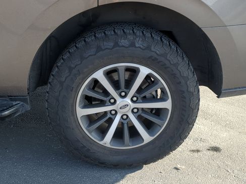 Used 2019 Ford Expedition XLT w/ Equipment Group 201A image 12