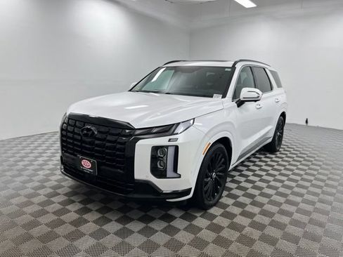Used 2025 Hyundai Palisade Calligraphy AWD/4WD image 2