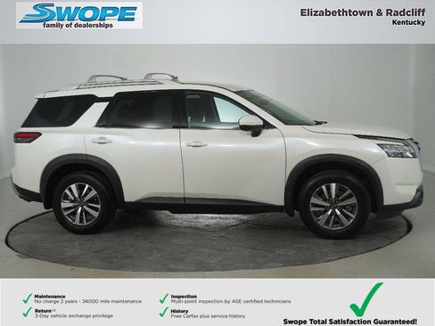 Certified 2024 Nissan Pathfinder SL image 3